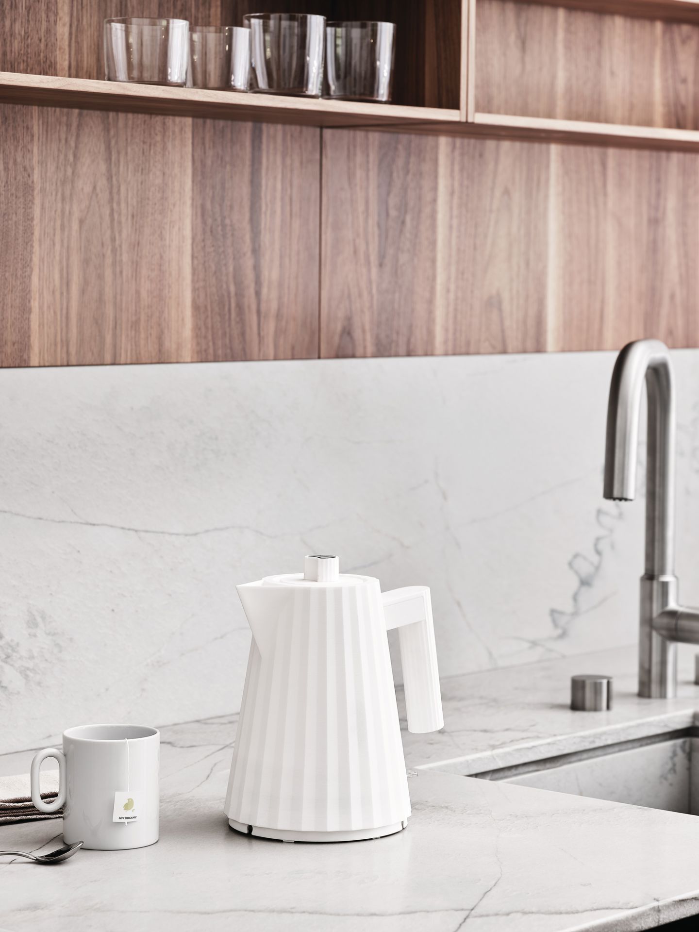 Small white on sale kettle